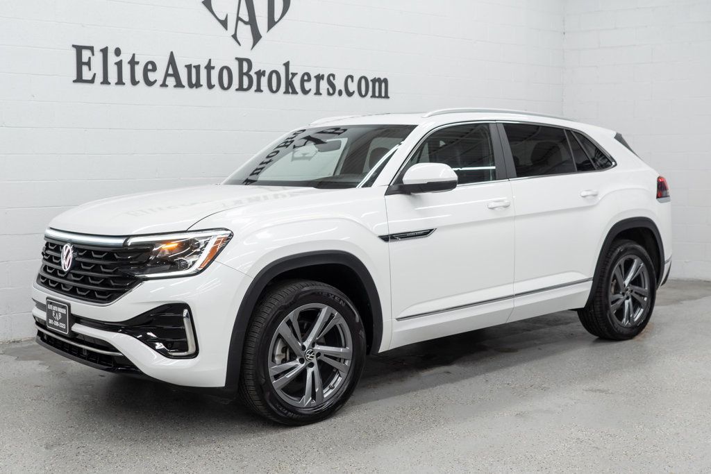 2024 Volkswagen Atlas Cross Sport 2.0T SEL R-Line Image 1 of 58