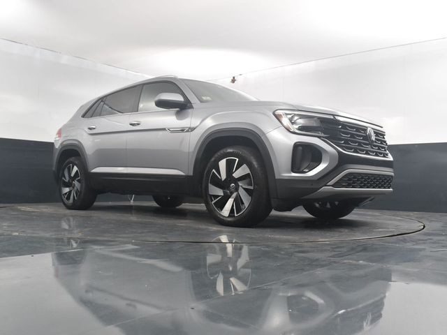 2024 Volkswagen Atlas Cross Sport 2.0T SE Technology Image 9 of 46