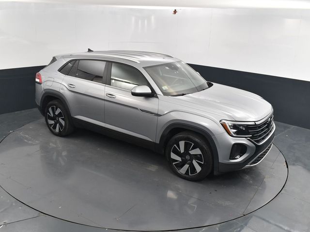 2024 Volkswagen Atlas Cross Sport 2.0T SE Technology Image 8 of 46