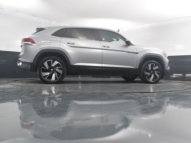 2024 Volkswagen Atlas Cross Sport 2.0T SE Technology Image 12 of 46