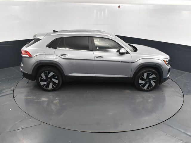 2024 Volkswagen Atlas Cross Sport 2.0T SE Technology Image 10 of 46