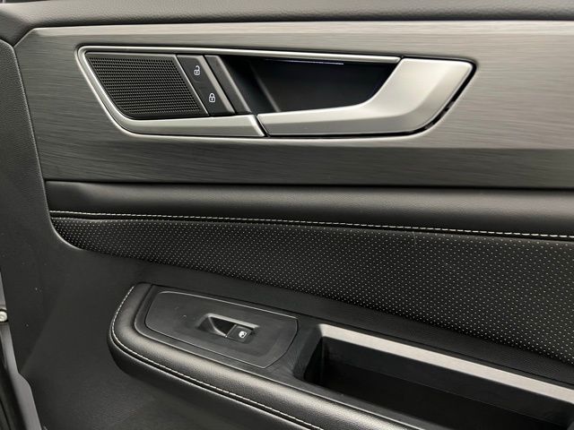 2024 Volkswagen Atlas Cross Sport 2.0T SE Technology Image 30 of 39