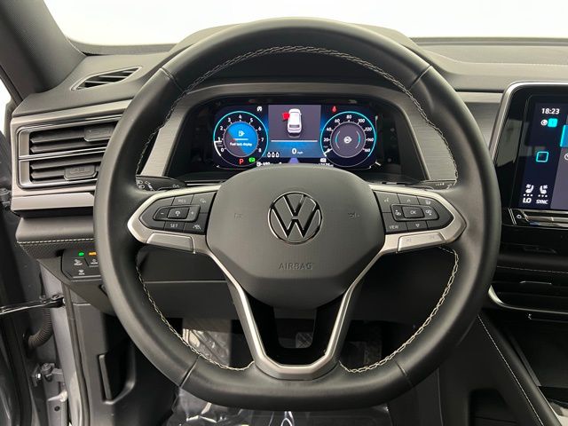 2024 Volkswagen Atlas Cross Sport 2.0T SE Technology Image 36 of 39