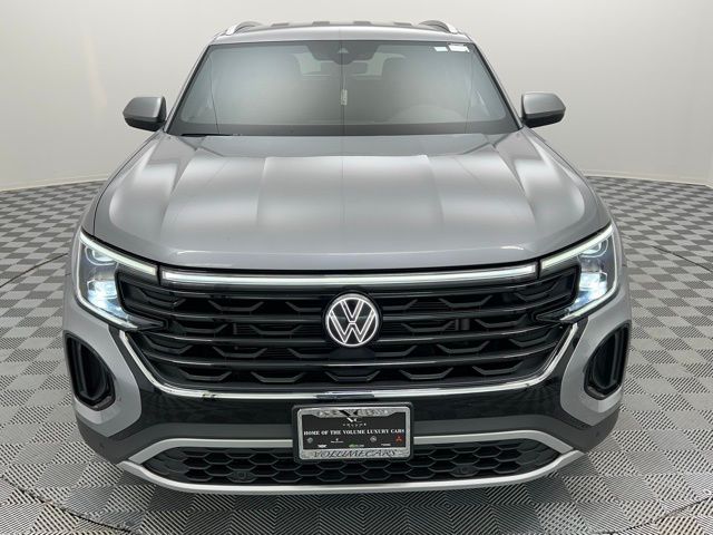 2024 Volkswagen Atlas Cross Sport 2.0T SE Technology Image 2 of 39