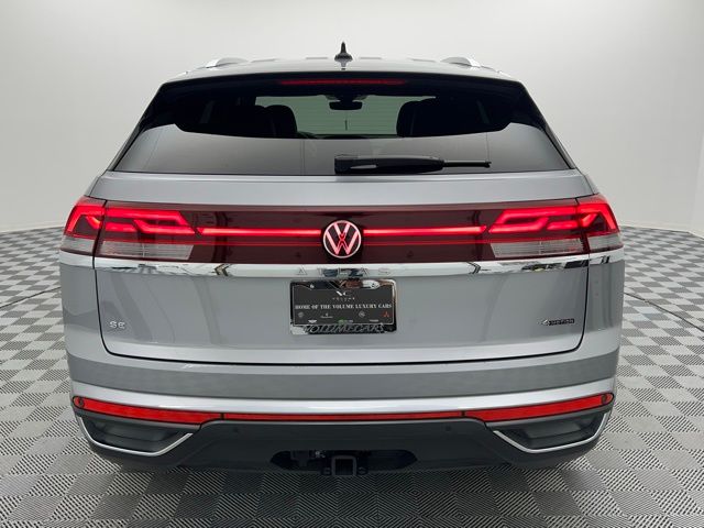 2024 Volkswagen Atlas Cross Sport 2.0T SE Technology Image 9 of 39