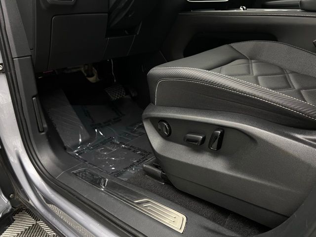 2024 Volkswagen Atlas Cross Sport 2.0T SE Technology Image 10 of 39