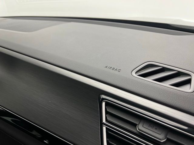 2024 Volkswagen Atlas Cross Sport 2.0T SE Technology Image 33 of 39