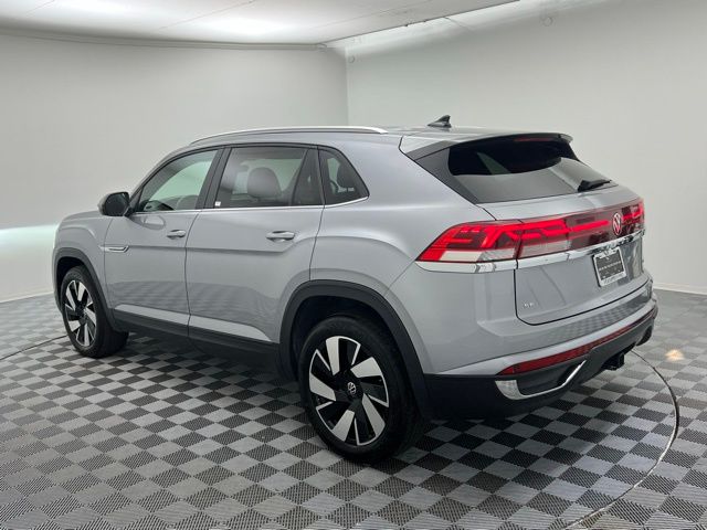 2024 Volkswagen Atlas Cross Sport 2.0T SE Technology Image 5 of 39