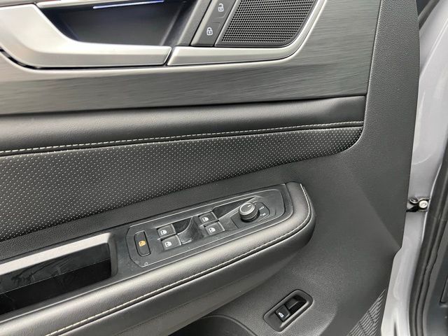 2024 Volkswagen Atlas Cross Sport 2.0T SE Technology Image 28 of 39