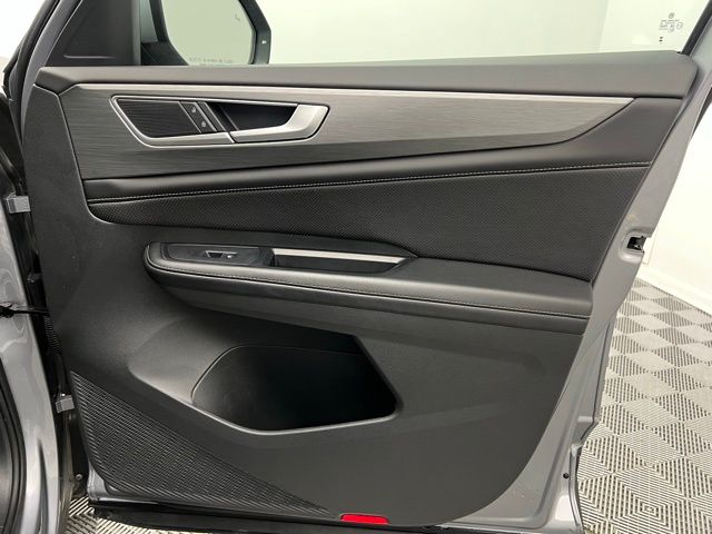 2024 Volkswagen Atlas Cross Sport 2.0T SE Technology Image 27 of 39