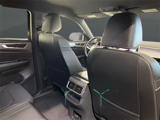Vehicle image 16 of 43