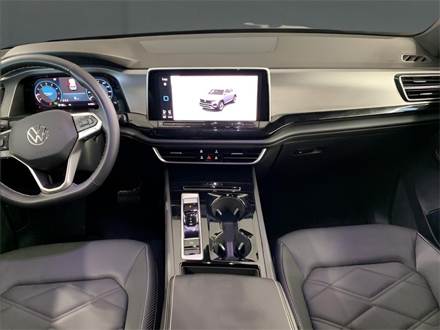 Vehicle image 19 of 43