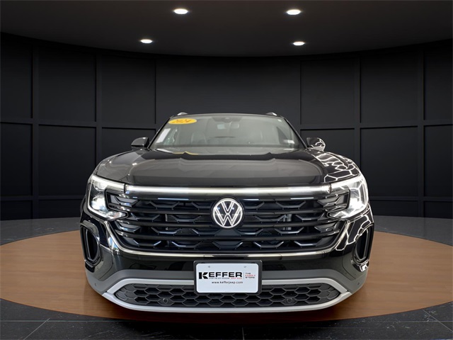Vehicle image 3 of 43