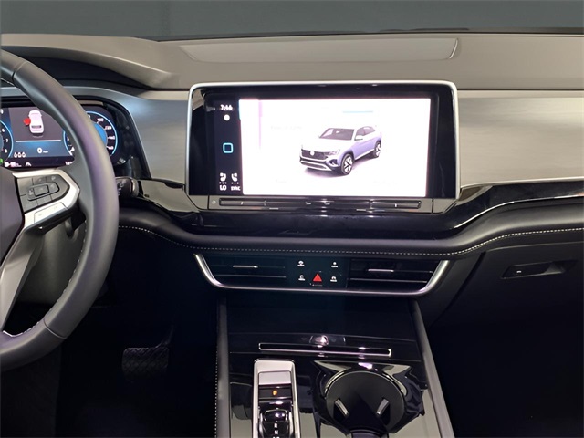 Vehicle image 20 of 43