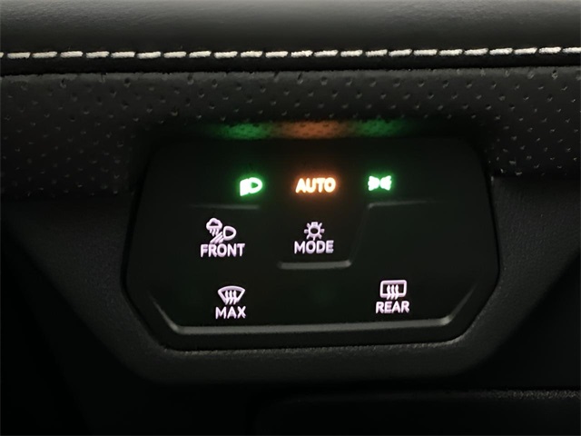 Vehicle image 42 of 43
