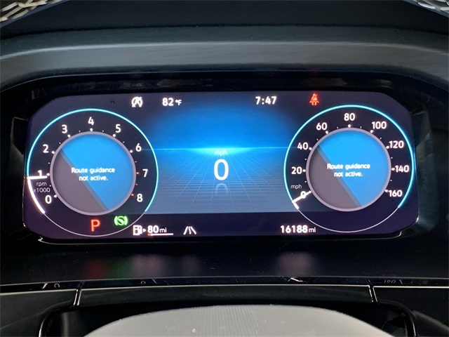 Vehicle image 21 of 43