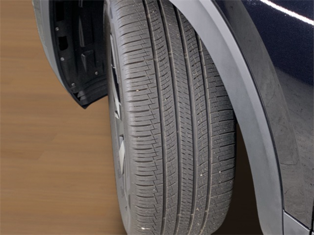 Vehicle image 10 of 43