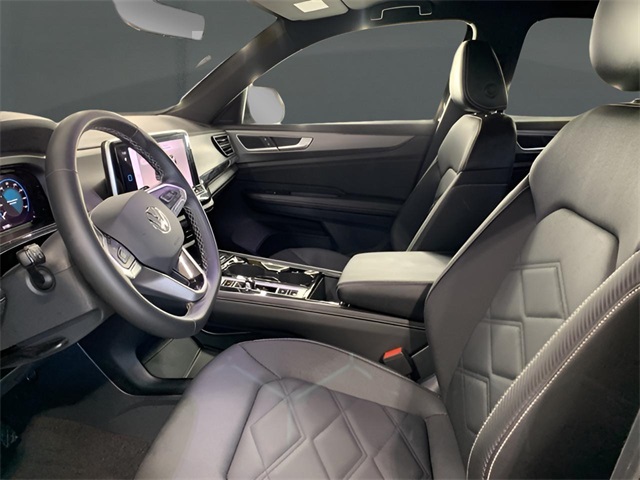 Vehicle image 18 of 43