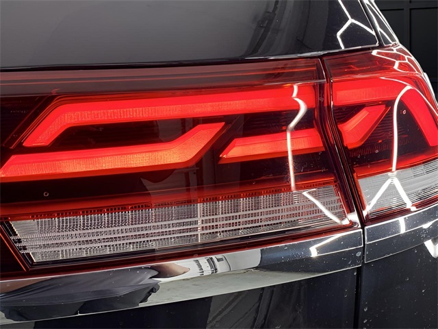 Vehicle image 12 of 43