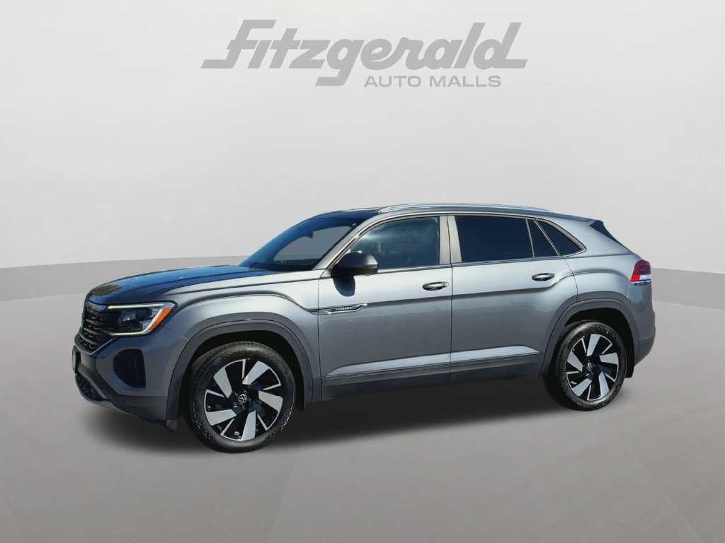 2024 Volkswagen Atlas Cross Sport 2.0T SE Technology Image 2 of 36