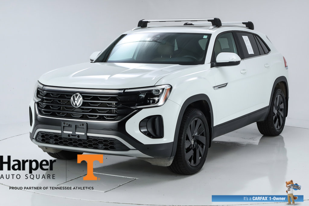 2024 Volkswagen Atlas Cross Sport 2.0T SE Technology Image 2 of 78