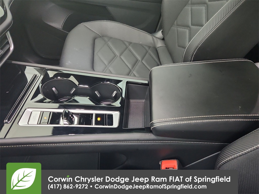 2024 Volkswagen Atlas Cross Sport 2.0T SE Technology Image 21 of 36