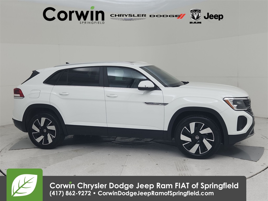 2024 Volkswagen Atlas Cross Sport 2.0T SE Technology Image 6 of 36