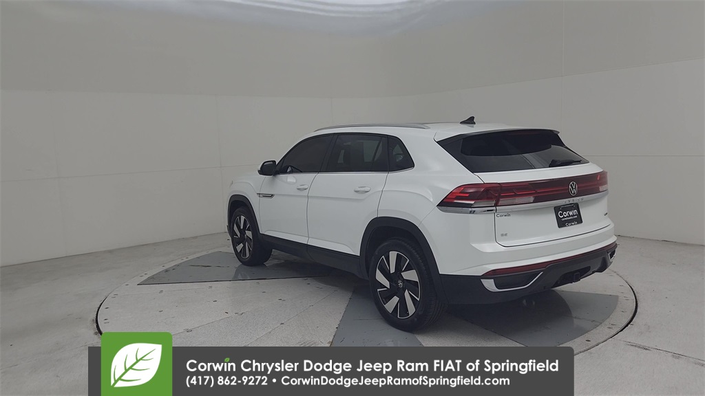 2024 Volkswagen Atlas Cross Sport 2.0T SE Technology Image 14 of 36