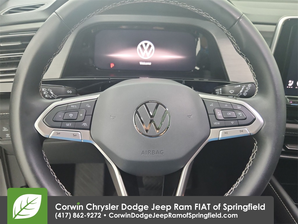 2024 Volkswagen Atlas Cross Sport 2.0T SE Technology Image 34 of 36