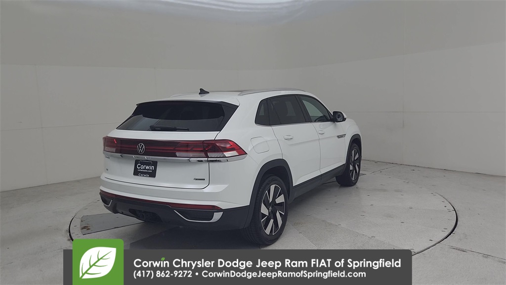 2024 Volkswagen Atlas Cross Sport 2.0T SE Technology Image 12 of 36