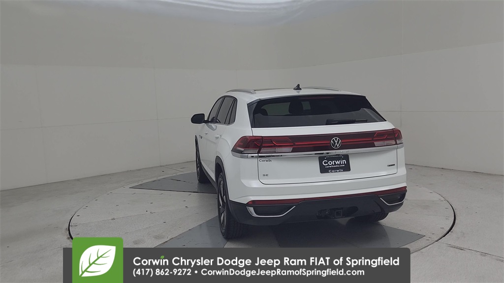 2024 Volkswagen Atlas Cross Sport 2.0T SE Technology Image 24 of 36