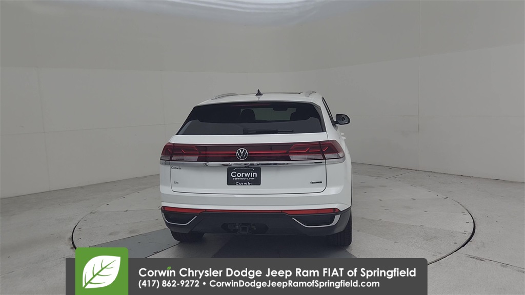 2024 Volkswagen Atlas Cross Sport 2.0T SE Technology Image 13 of 36