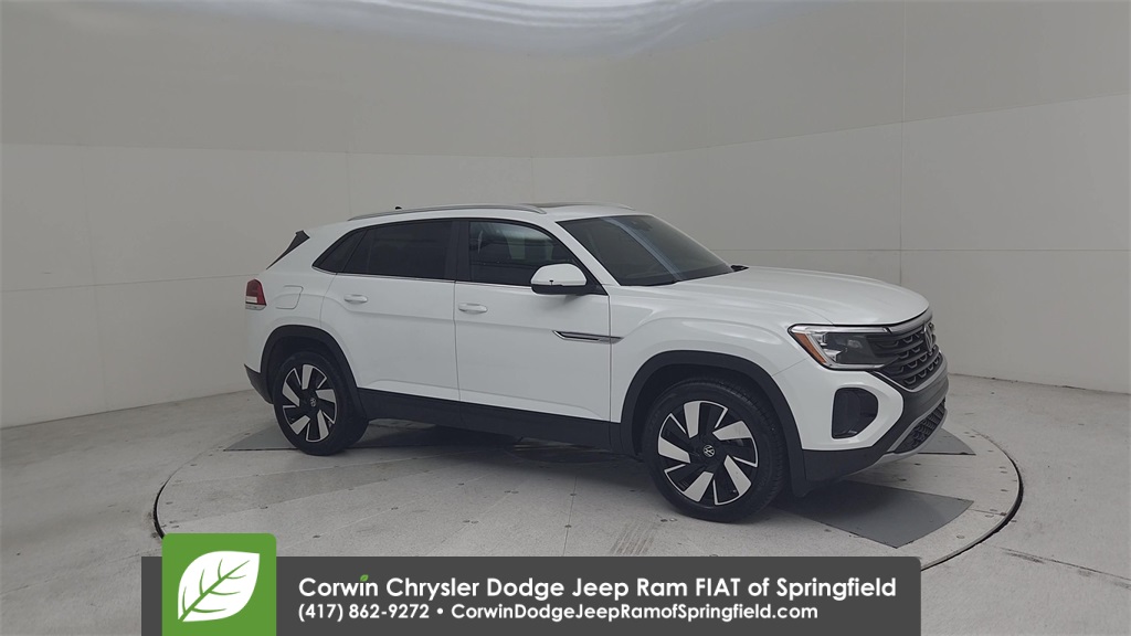 2024 Volkswagen Atlas Cross Sport 2.0T SE Technology Image 8 of 36