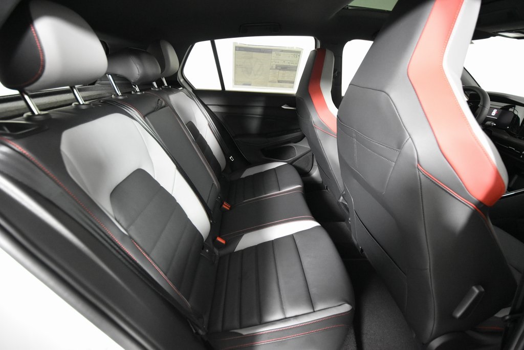 Vehicle image 11 of 19