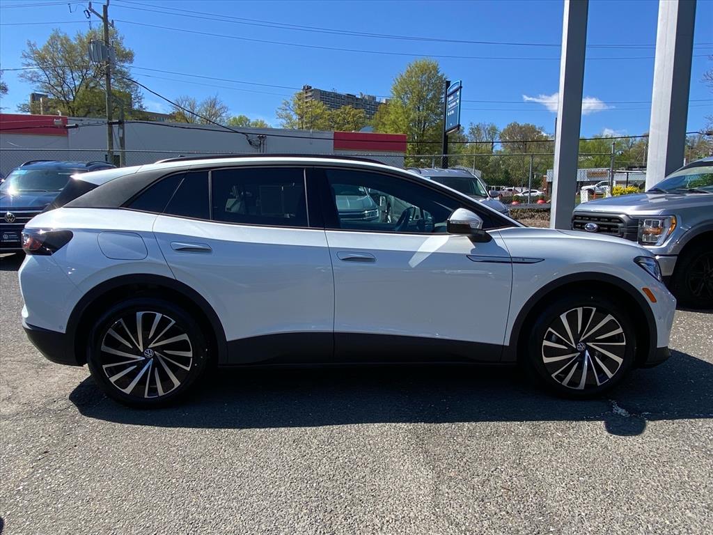 2024 Volkswagen ID.4 S Image 2 of 22