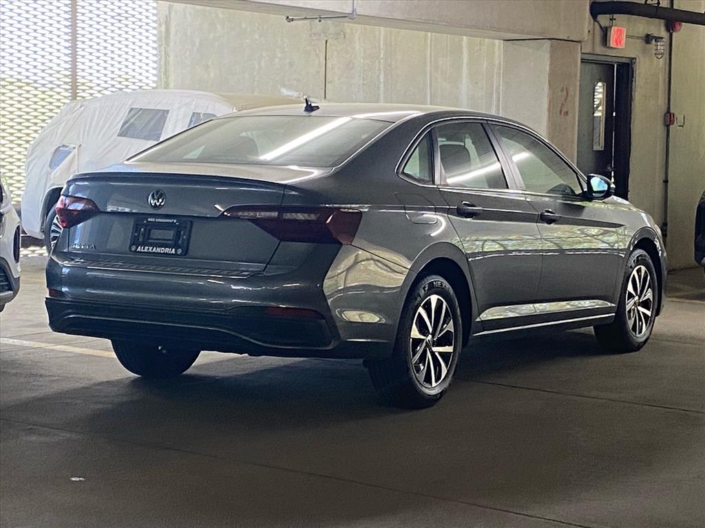 2024 Volkswagen Jetta S Image 2 of 21