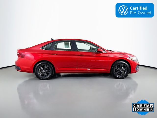 2024 Volkswagen Jetta SE Image 4 of 32