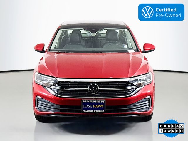 2024 Volkswagen Jetta SE Image 2 of 32