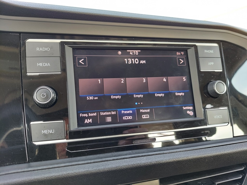 2024 Volkswagen Jetta SE Image 21 of 40