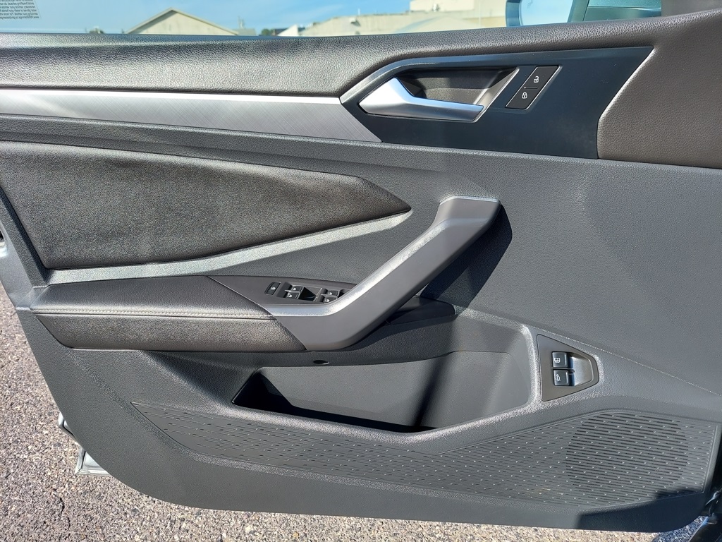 2024 Volkswagen Jetta SE Image 27 of 40