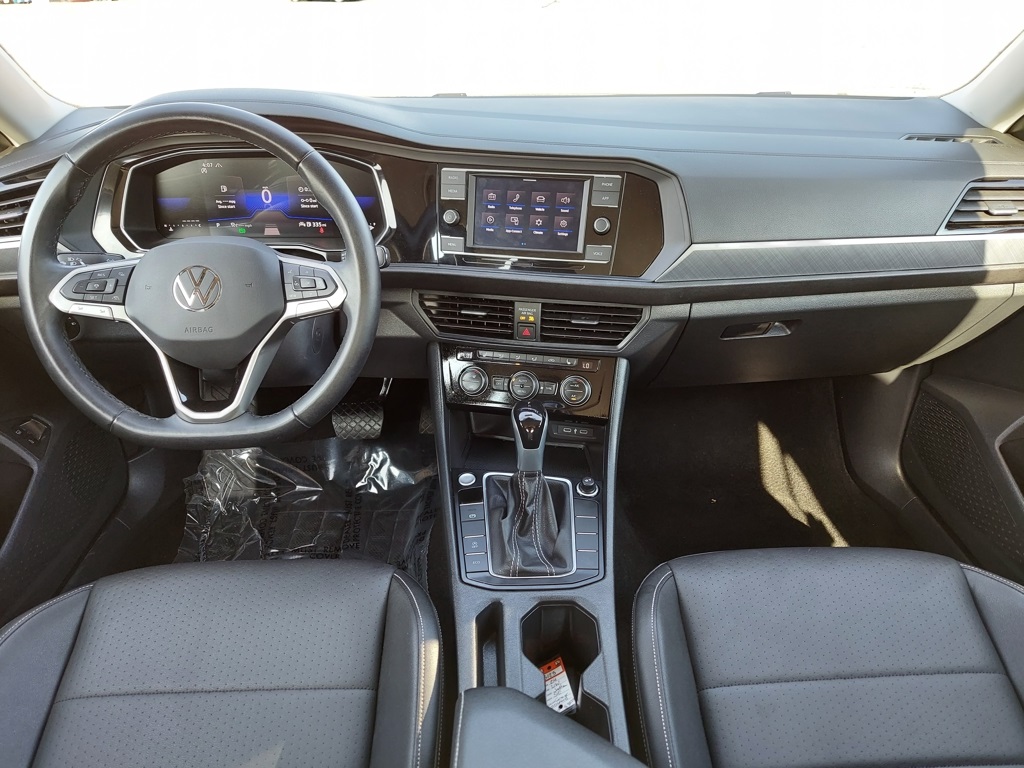 2024 Volkswagen Jetta SE Image 16 of 40