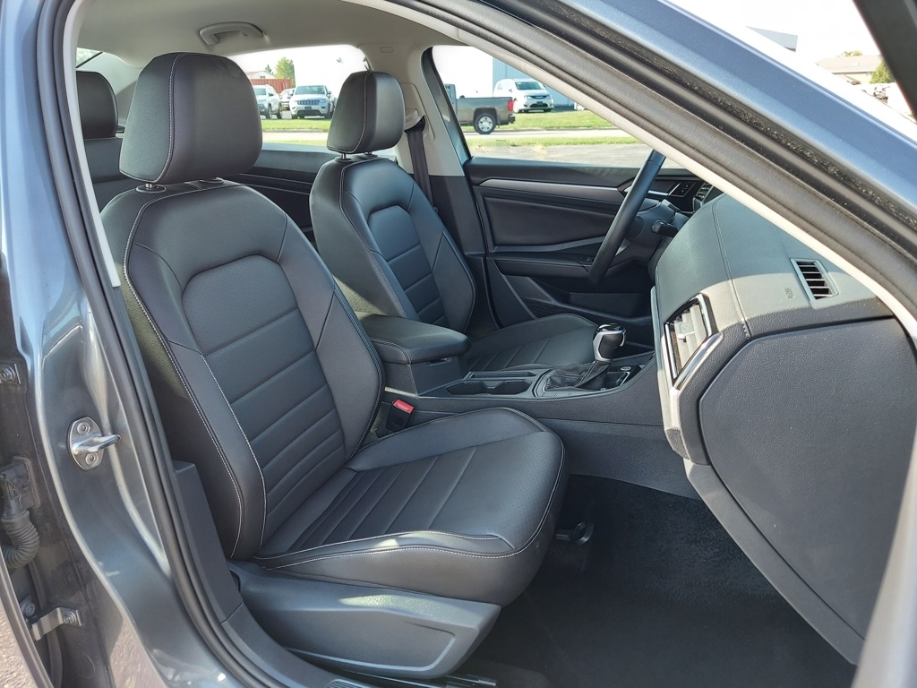 2024 Volkswagen Jetta SE Image 11 of 40