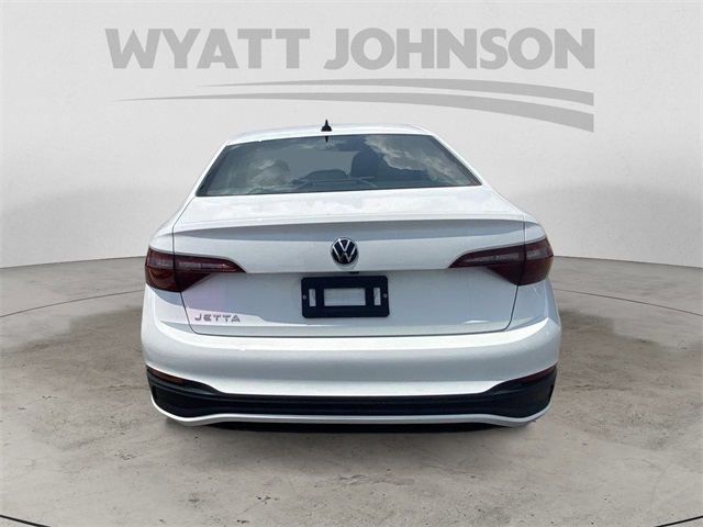 Vehicle image 9 of 25