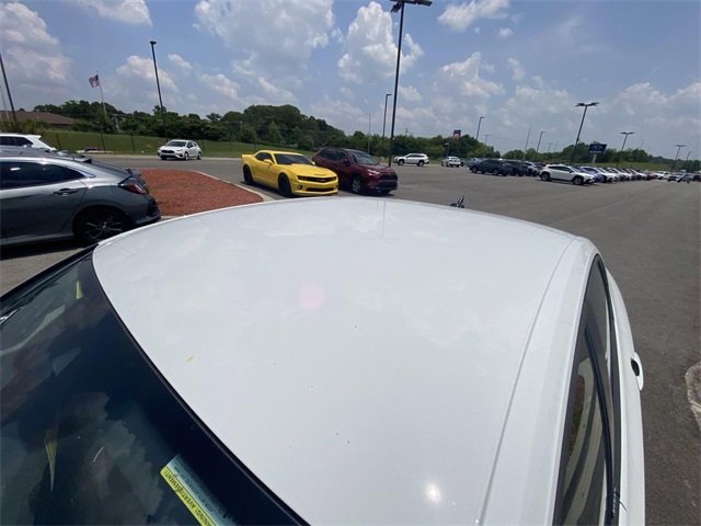 Vehicle image 13 of 25