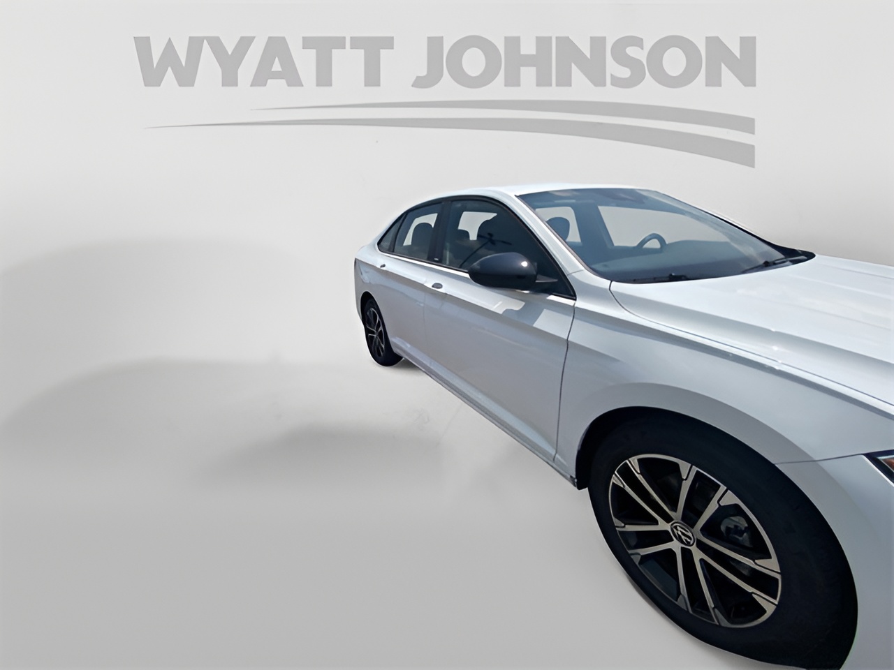 Vehicle image 18 of 25