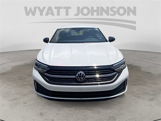 Vehicle image 2 of 25