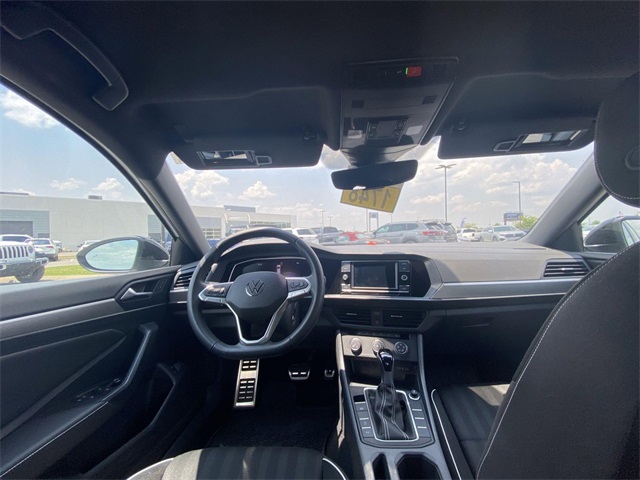 Vehicle image 14 of 25