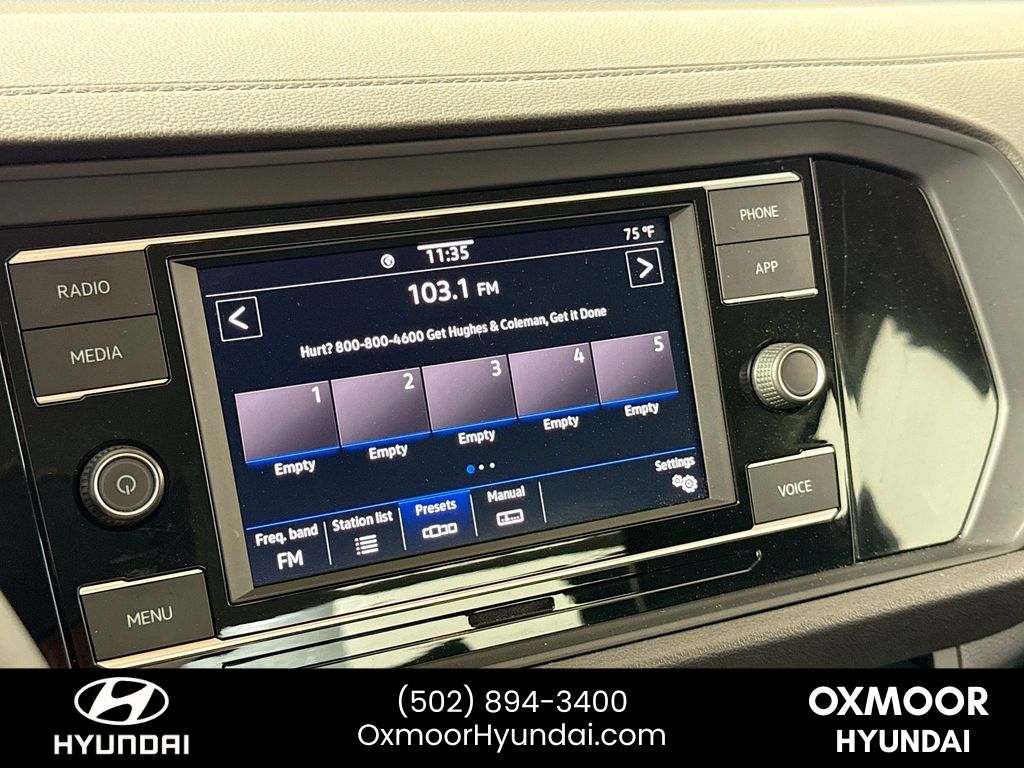 Vehicle image 27 of 29