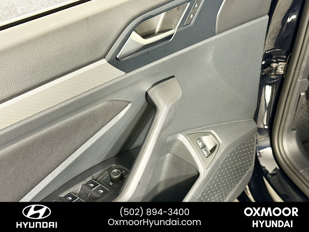 Vehicle image 12 of 29