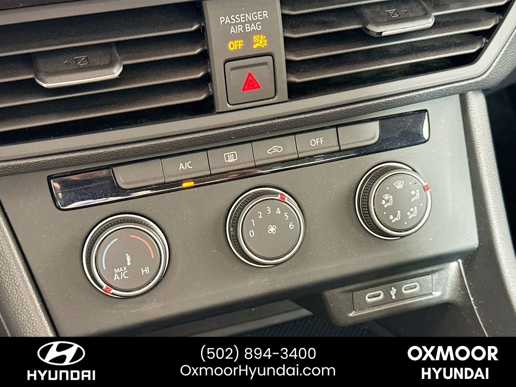 Vehicle image 14 of 29